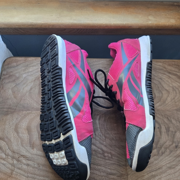 Reebok Women's Pink Athletic Shoes - Picture 3 of 4